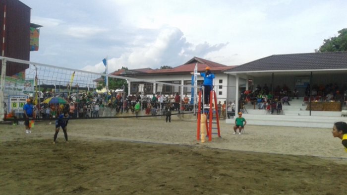 Kalahkan Tuan Rumah, Voli Pasir Putri Bengkalis Rebut Emas